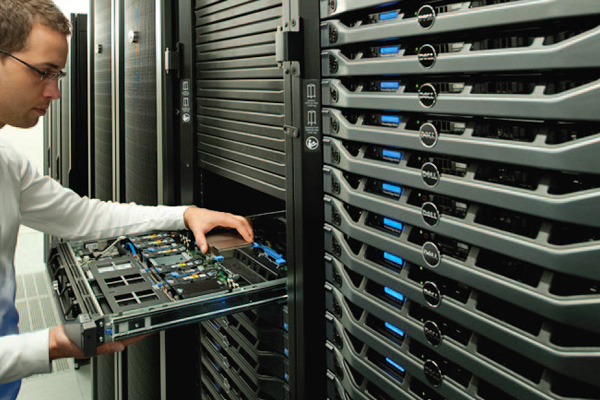 Schnelle Hilfe vor Ort MK-Colocation: Remote-Hands-Service